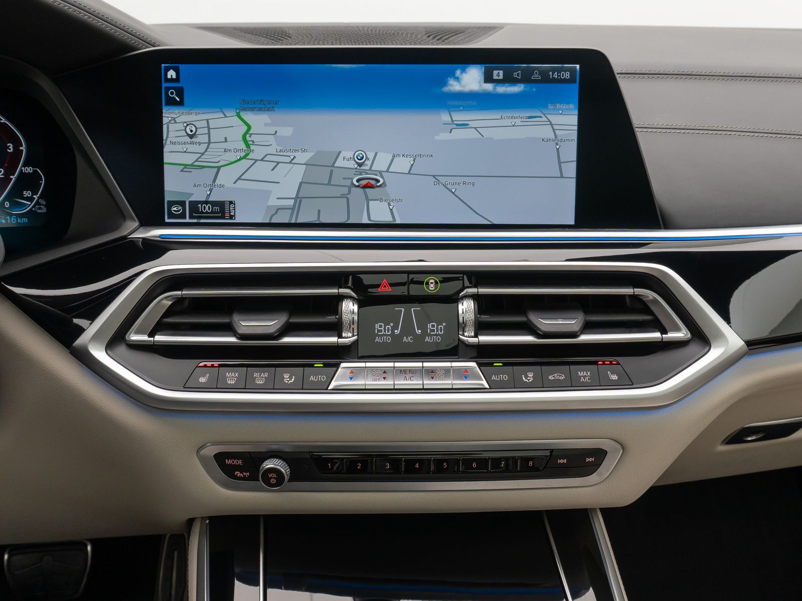 Fahrzeugabbildung BMW X5 xD45e M Sport Kamera Laser Panorama HUD H/K