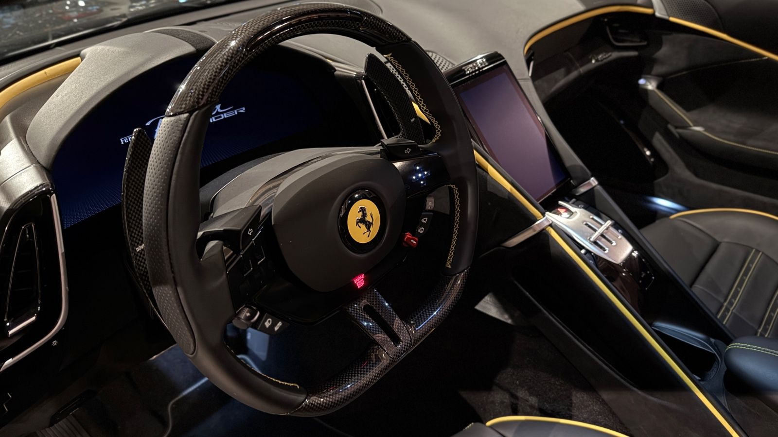 Fahrzeugabbildung Ferrari Roma Spider*Daytona*LEDs*Sitzklima*ACC