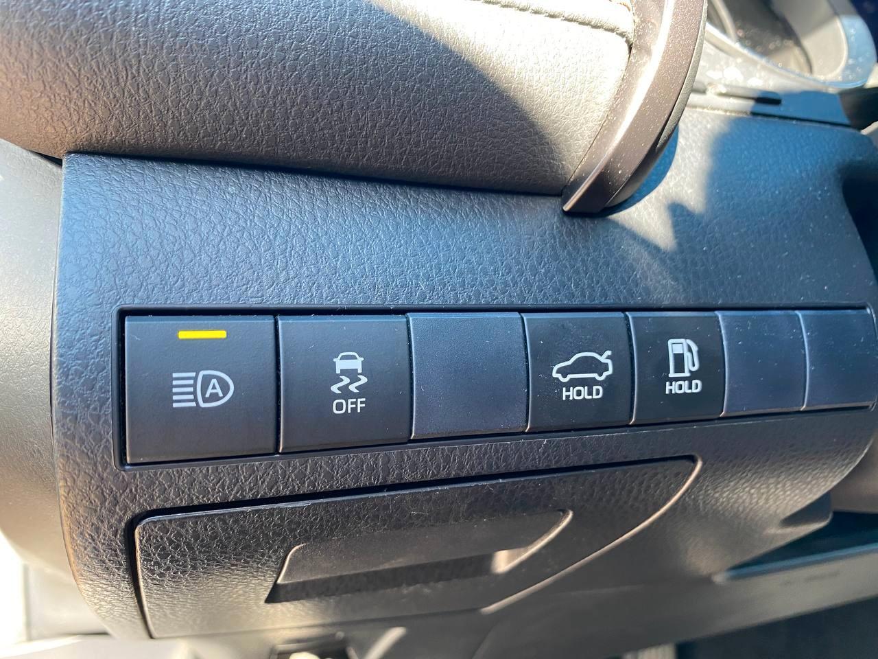 Toyota Camry Hybrid Executive Scheckheft 1.Hand