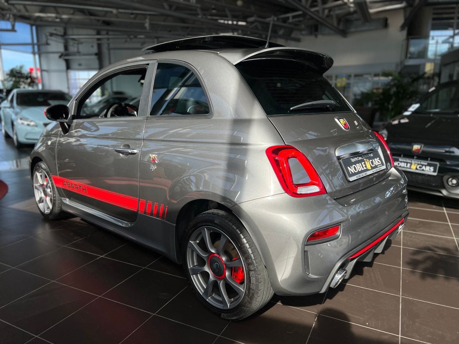 Fahrzeugabbildung Abarth 595 Skydome PANO XEN NAV SHZ PDC ALU