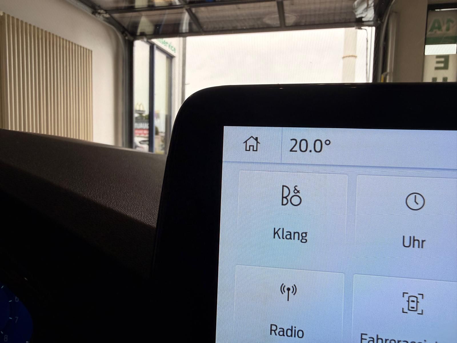 Fahrzeugabbildung Ford Kuga ST-Line X / LED / KAMERA / 25TKM