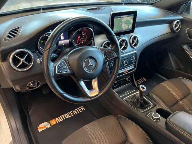 Mercedes-Benz CLA 180 Shooting Brake *NAVI*PDC*TEMPOMAT*