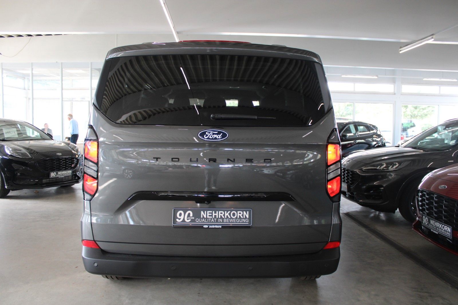 Fahrzeugabbildung Ford Tourneo Custom L1 TREND 8-Sitze LED NAVI CAM uvm