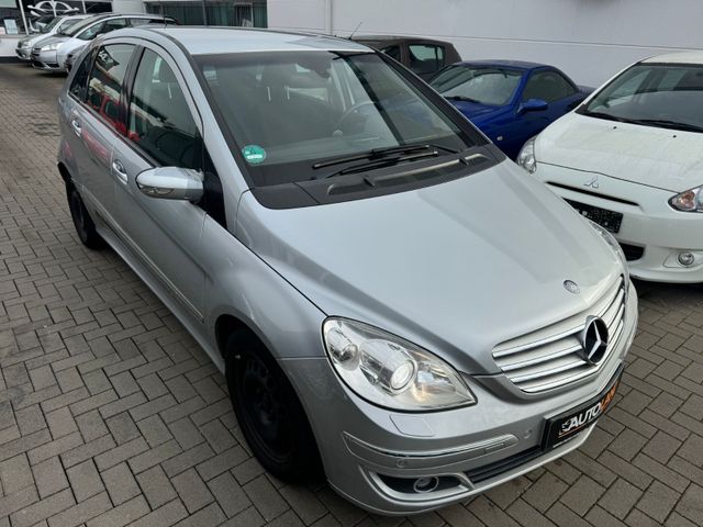 Mercedes-Benz B 180 B -Klasse*AUT.*NAVI*BI XENON*PDC*AHK*SHZG