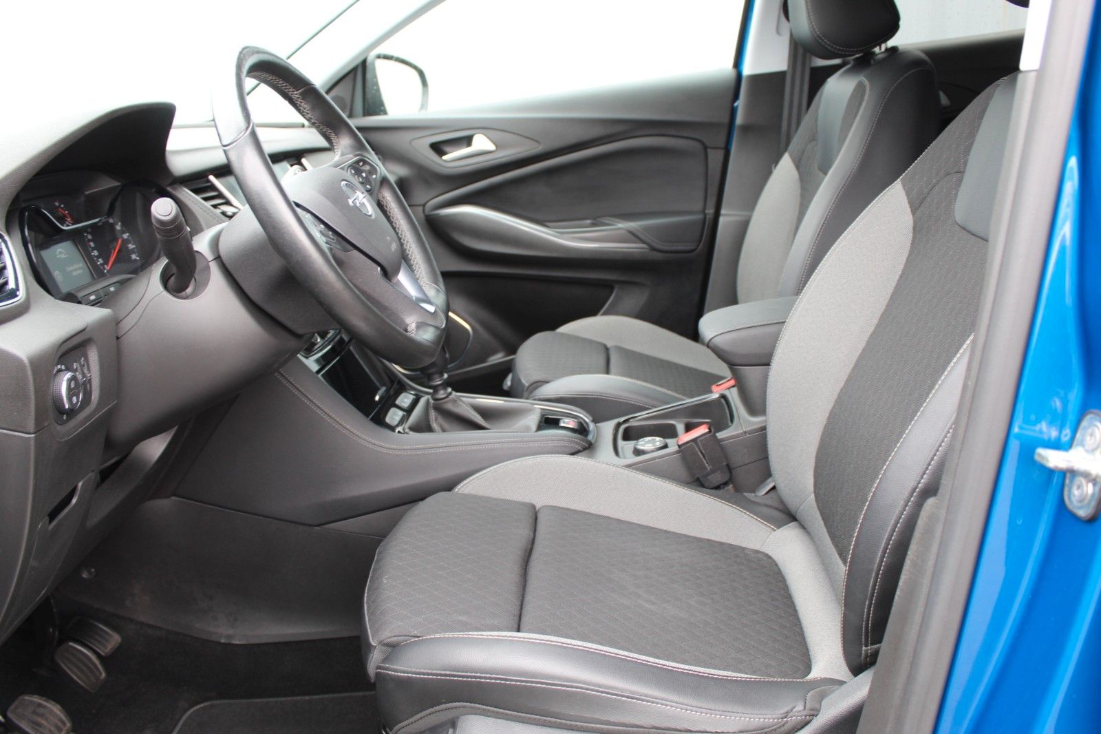 Fahrzeugabbildung Opel Grandland X 2020 Navi*Kamera*Sitzh*PDC