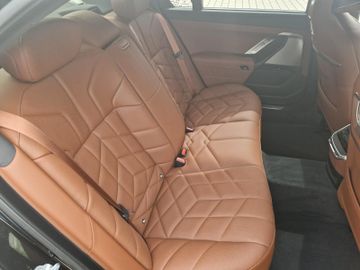 BMW M760 - 9