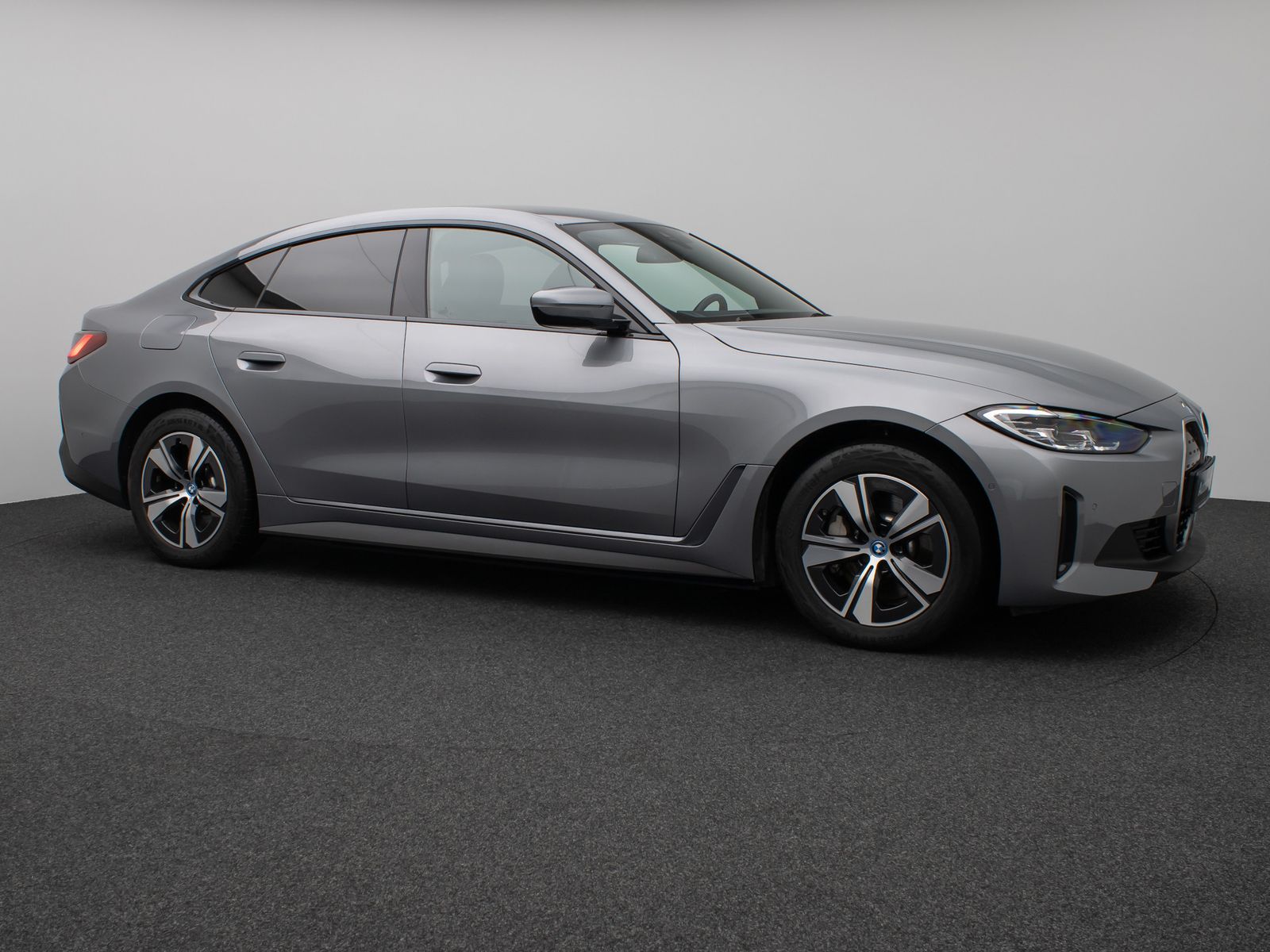 Fahrzeugabbildung BMW i4 eD40 Gran Coupé Kamera DAB H/K PDC Sport