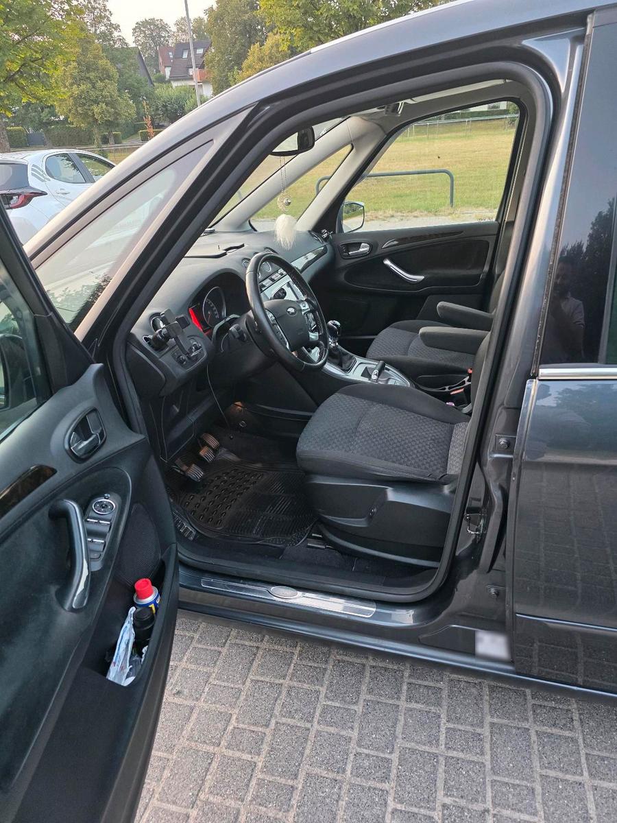 Ford Galaxy 2008 — photo 10