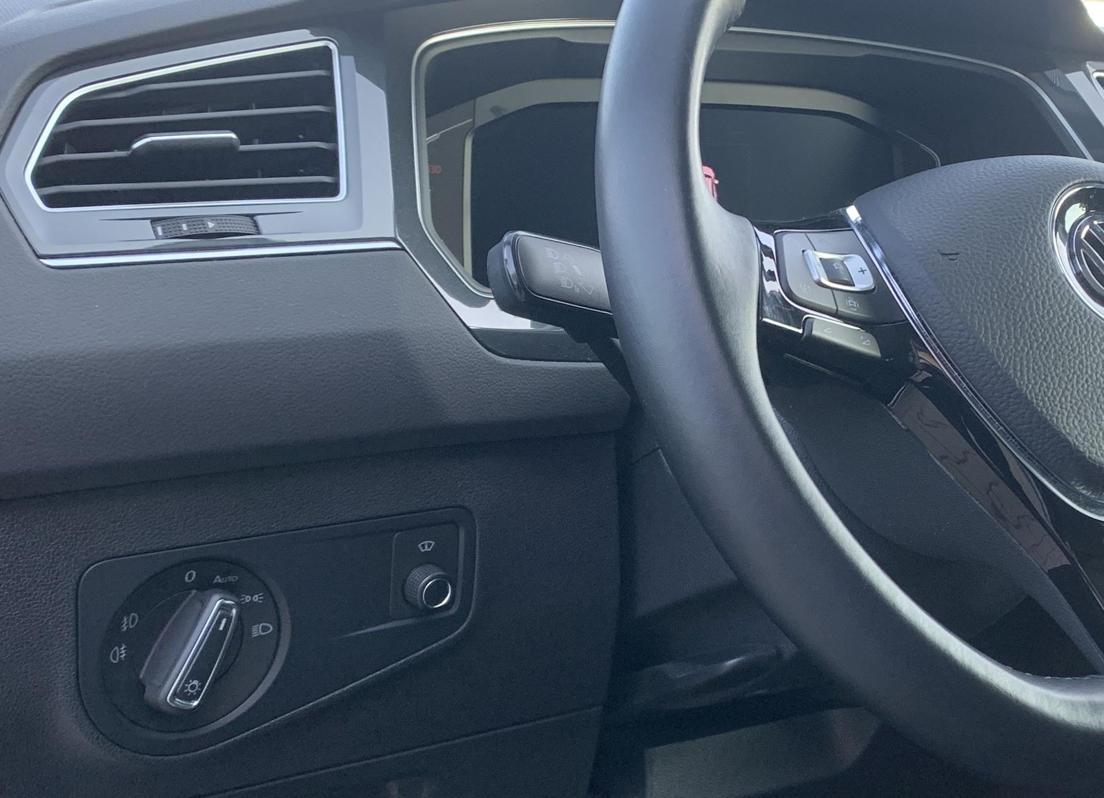 Fahrzeugabbildung Volkswagen Tiguan 2.0 TDI*Highline*4Motion*LED*Cam*STHZ*