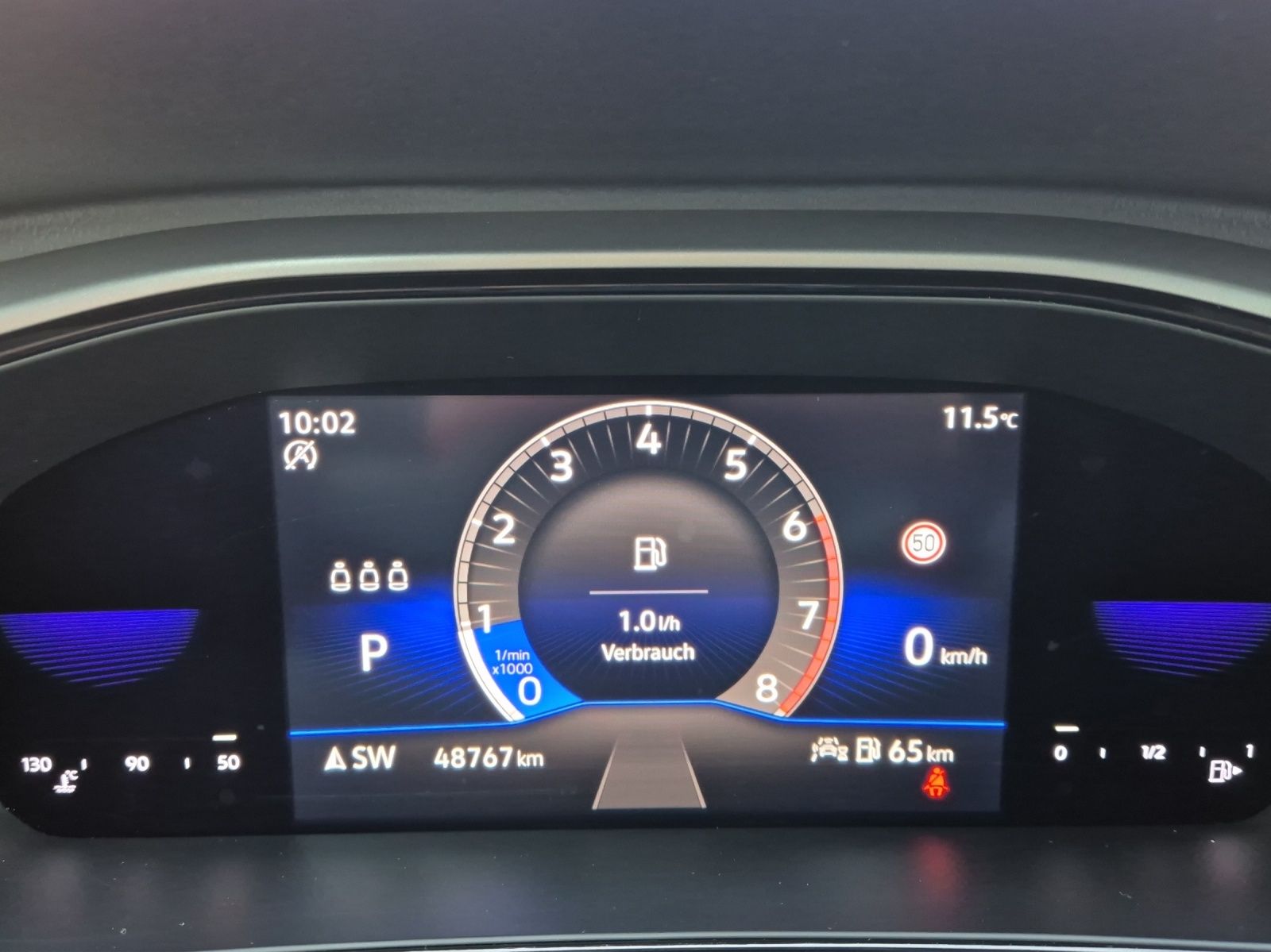 Fahrzeugabbildung Volkswagen T-Roc TSI Life DSG LED Navi AID ACC RFK SH