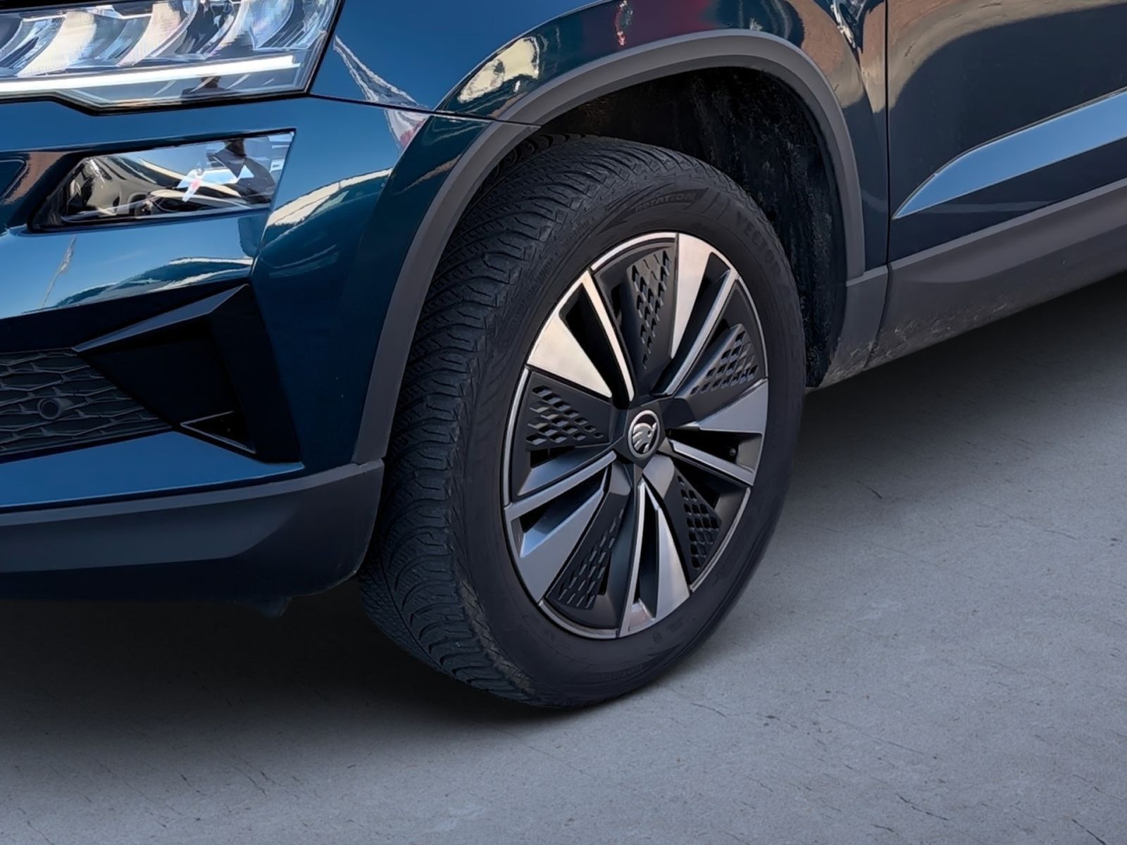Fahrzeugabbildung SKODA Karoq 1.5 TSI ACT Tour OPF*SHZ*NAVI*Kamera*