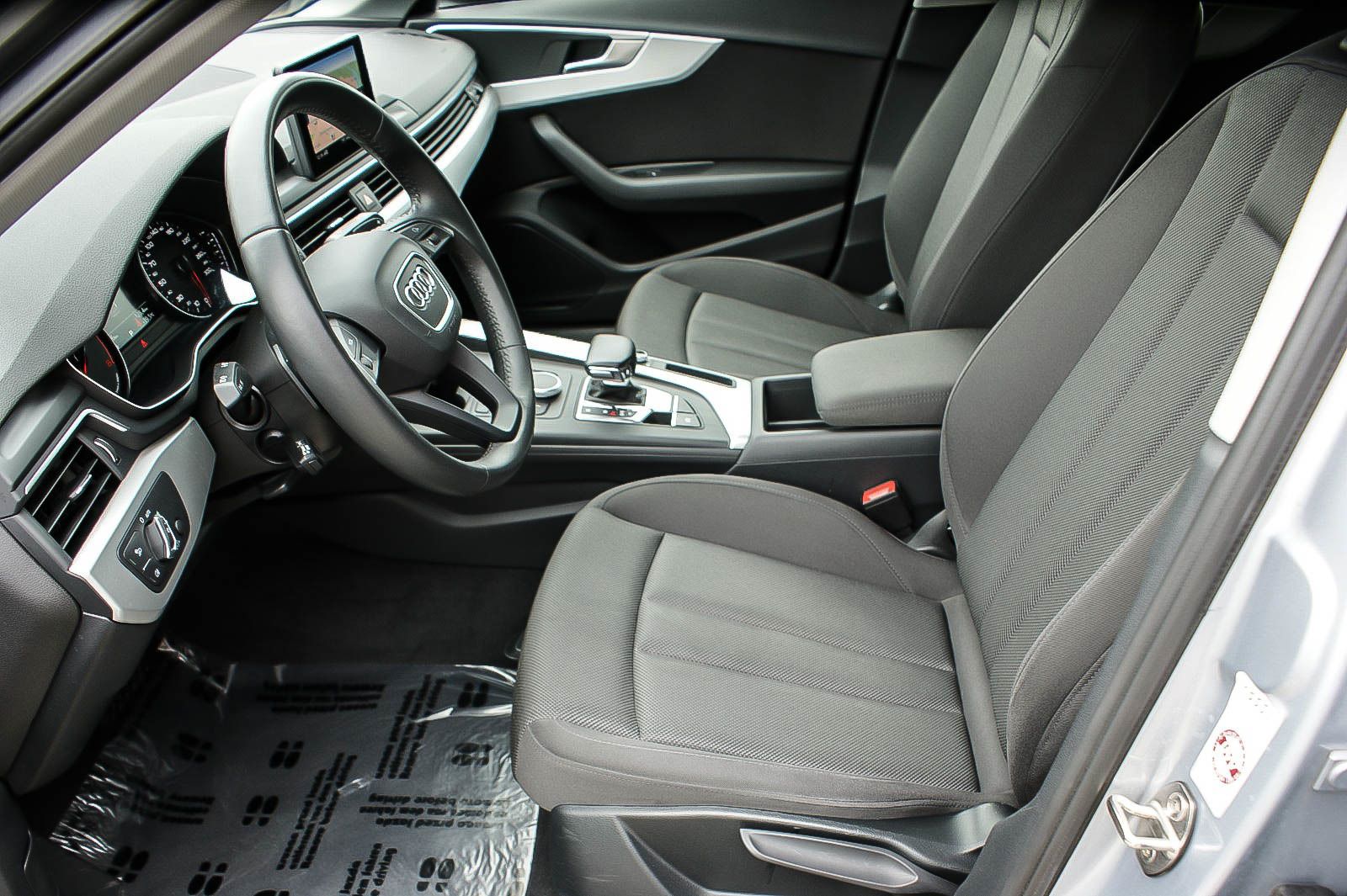 Fahrzeugabbildung Audi A4 Avant 14TFSI S-Tronic NAVI XENON ANHÄNGERKPLG