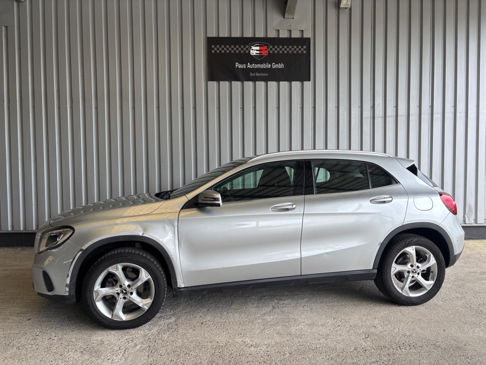 Mercedes-Benz GLA 200 Autom / R-Kamera / LED