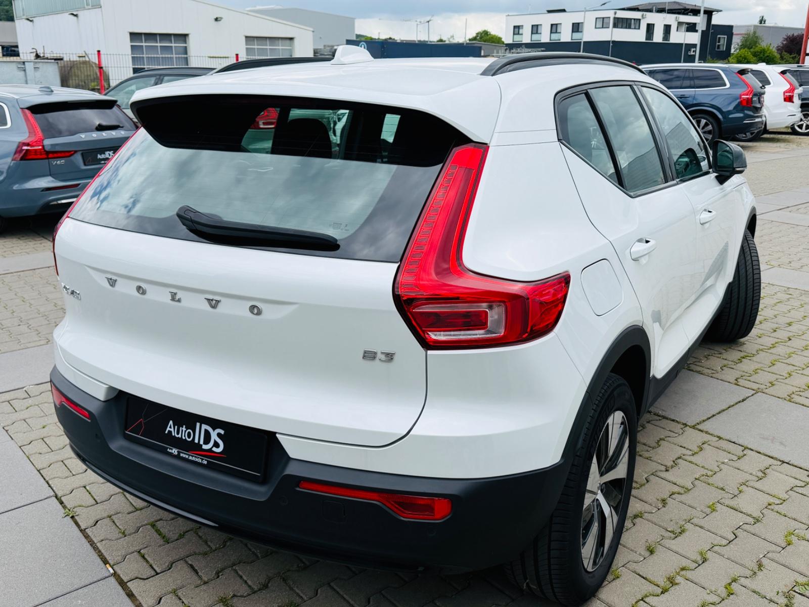 Volvo XC40 Plus Dark 2WD/Navi/Harman-Kardon