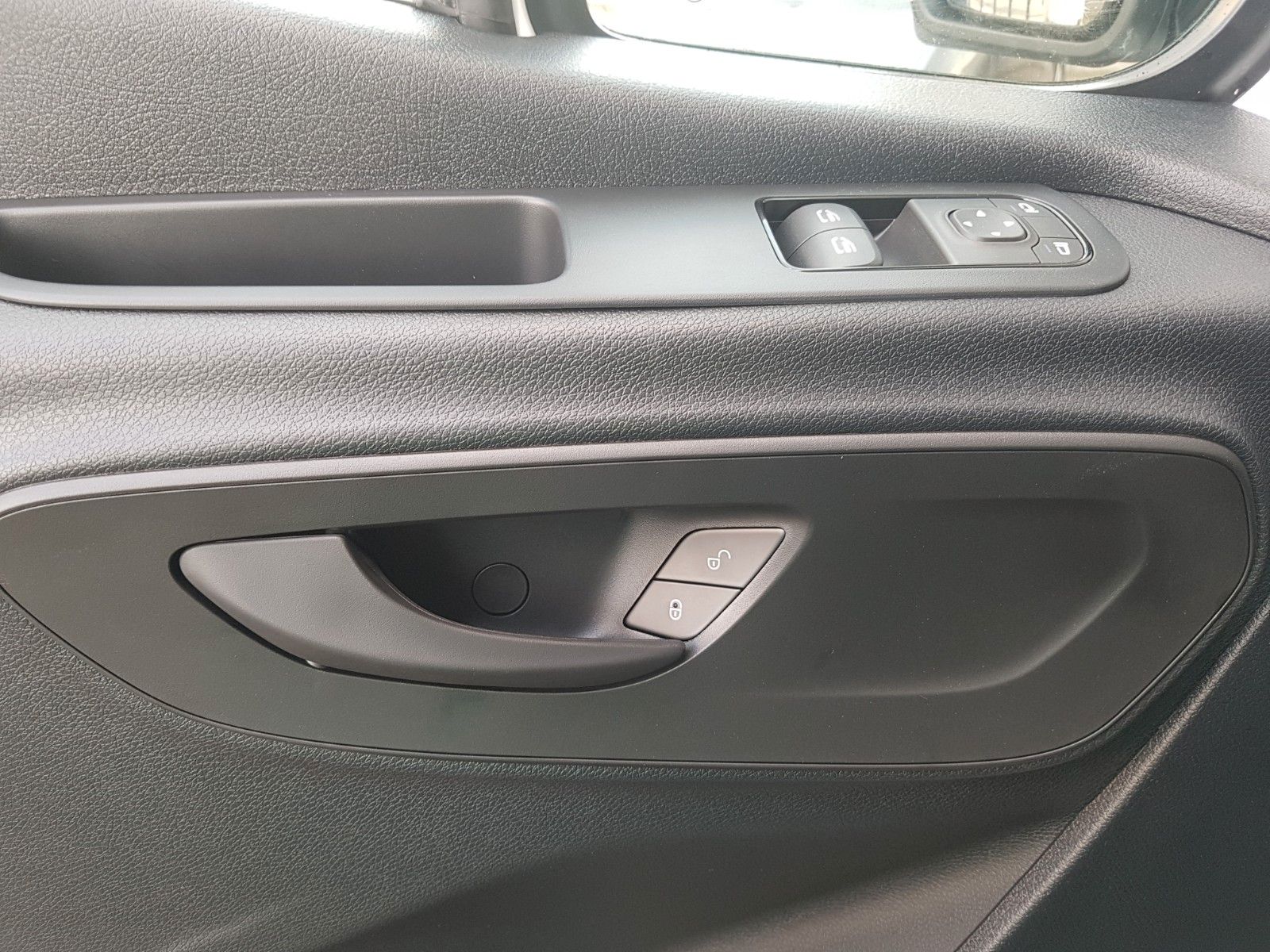 Fahrzeugabbildung Mercedes-Benz Sprinter 517 CDI 4325 9G Klima AHK3,5 Kamera