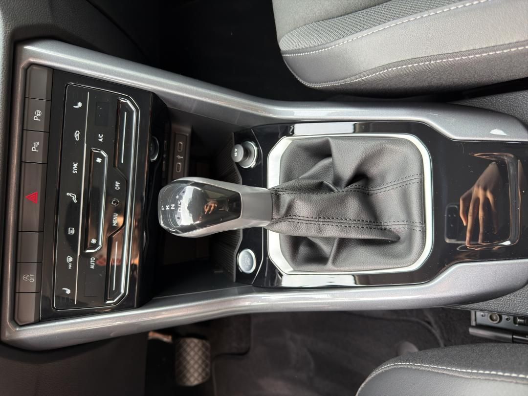 Fahrzeugabbildung Volkswagen T-ROC Style 1.5 TSI DSG,AHK,IQ-Light,el.Kofferr.