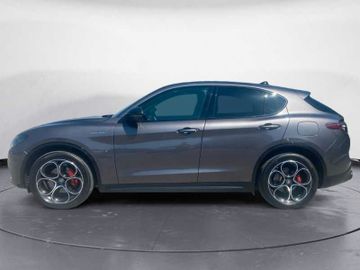 Alfa-Romeo Stelvio - 2