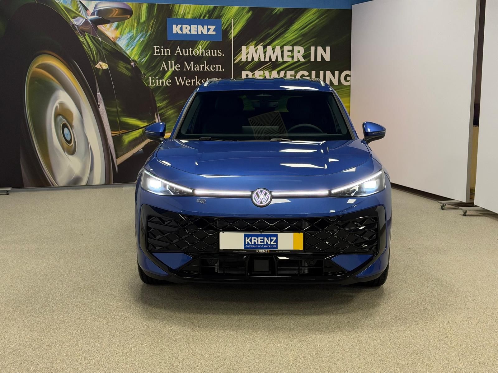 Fahrzeugabbildung Volkswagen T-Roc 1.5 eTSI DSG R-Line+AHK+ACC+TOTWINKEL+RFK+