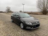Volkswagen VW Passat B7 Variant 2.0 TDI *DSG, Xenon, ... - Volkswagen Passat: 7