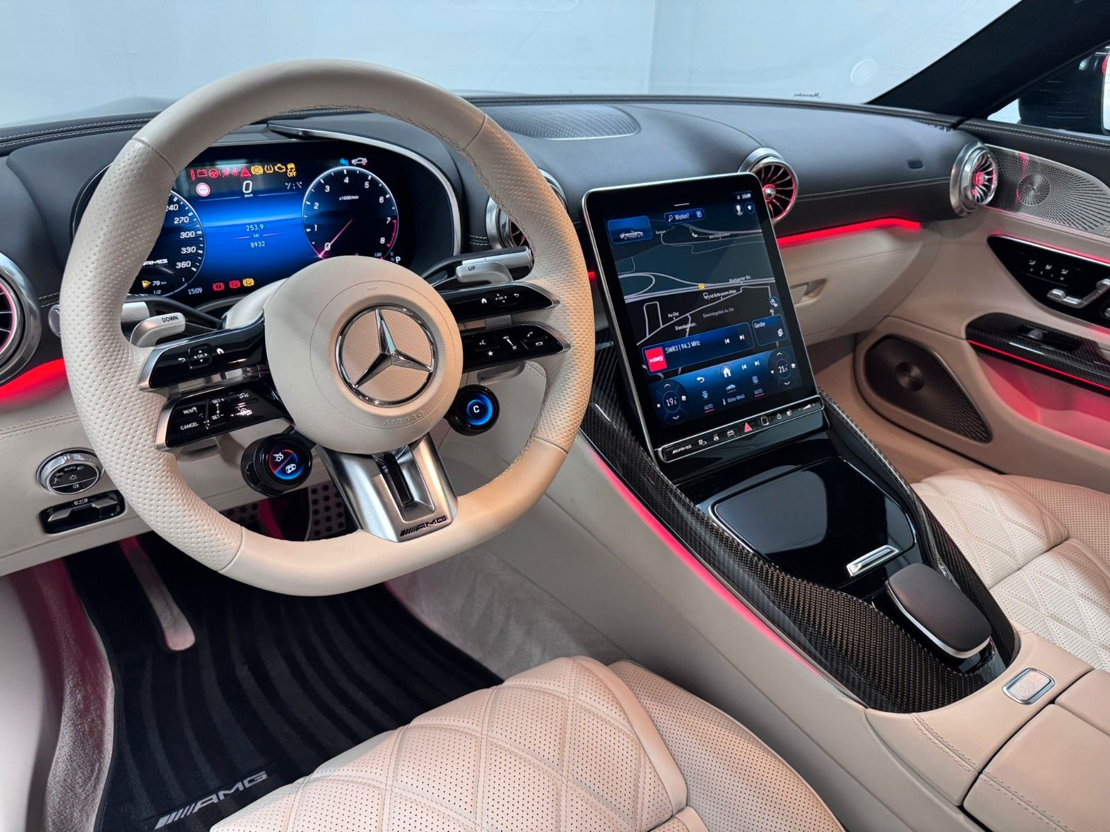 Fahrzeugabbildung Mercedes-Benz SL 63 4MATIC+ *MANUFAKTUR*KERAMIK*NIGHT*