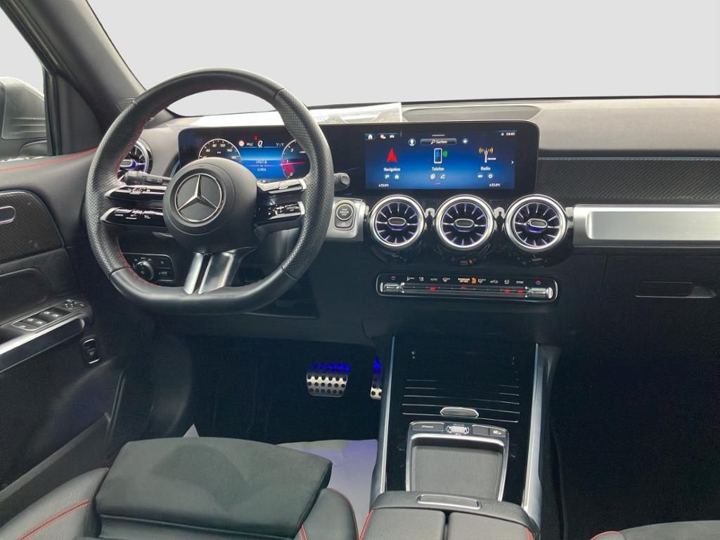 Fahrzeugabbildung Mercedes-Benz GLB 200 d AMG*DISTR*MULTIB*KAM*KEYLESS-GO*ALRAM