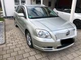 Toyota Avensis T25 D4D - Toyota Avensis aus 2004 mit Diesel-Antrieb