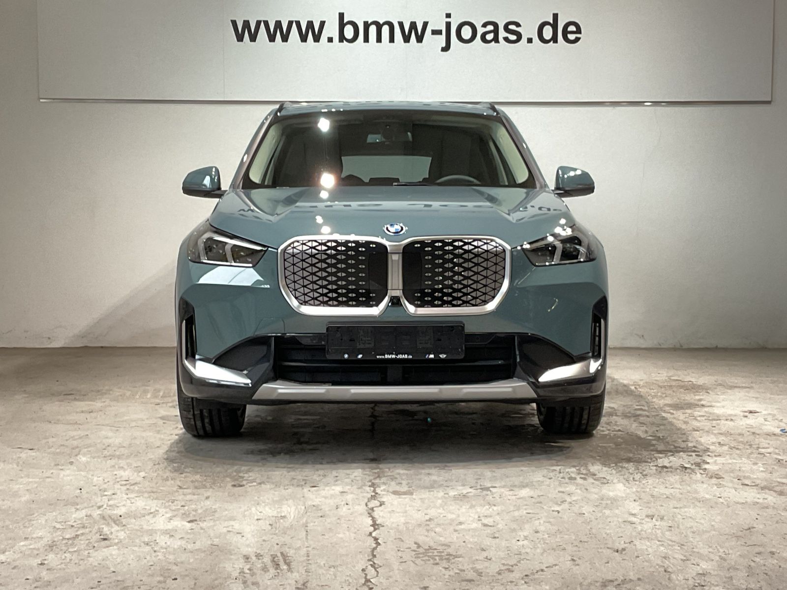 Fahrzeugabbildung BMW iX1 eDrive20 xLine, Komfortzugang, AHK Head-Up