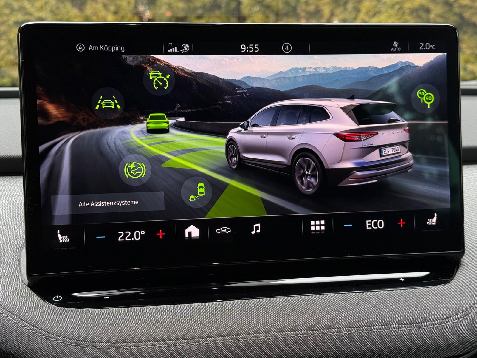 Fahrzeugabbildung SKODA Enyaq 60 Loft CCS+LED+NAV+SHZ+KAMERA+AHK+ACC+DAB