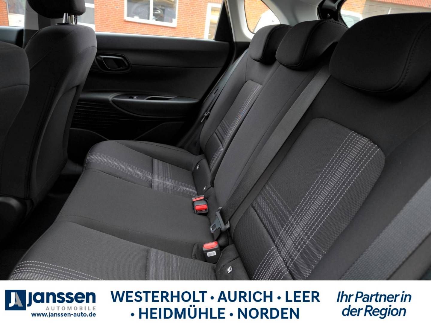Fahrzeugabbildung Hyundai i20 Select Funktionspaket PDC Navi Rückfahrkamer