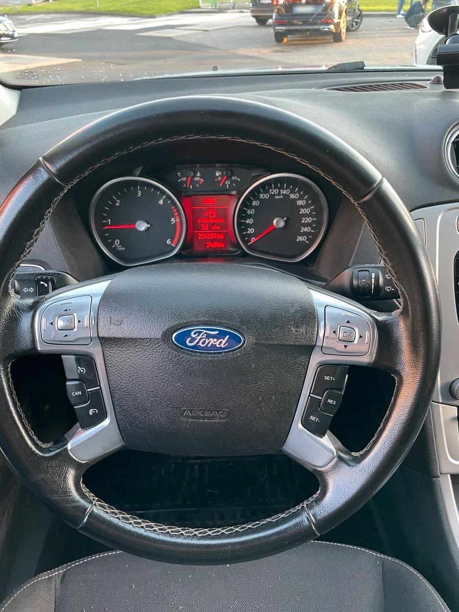 Ford Mondeo 2010 — photo 9