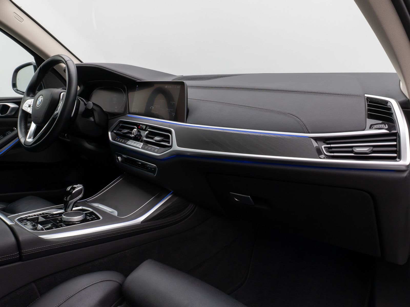 Fahrzeugabbildung BMW X7 xD40d  Panorama Kamera HUD DAB H/K SoftCl AHK