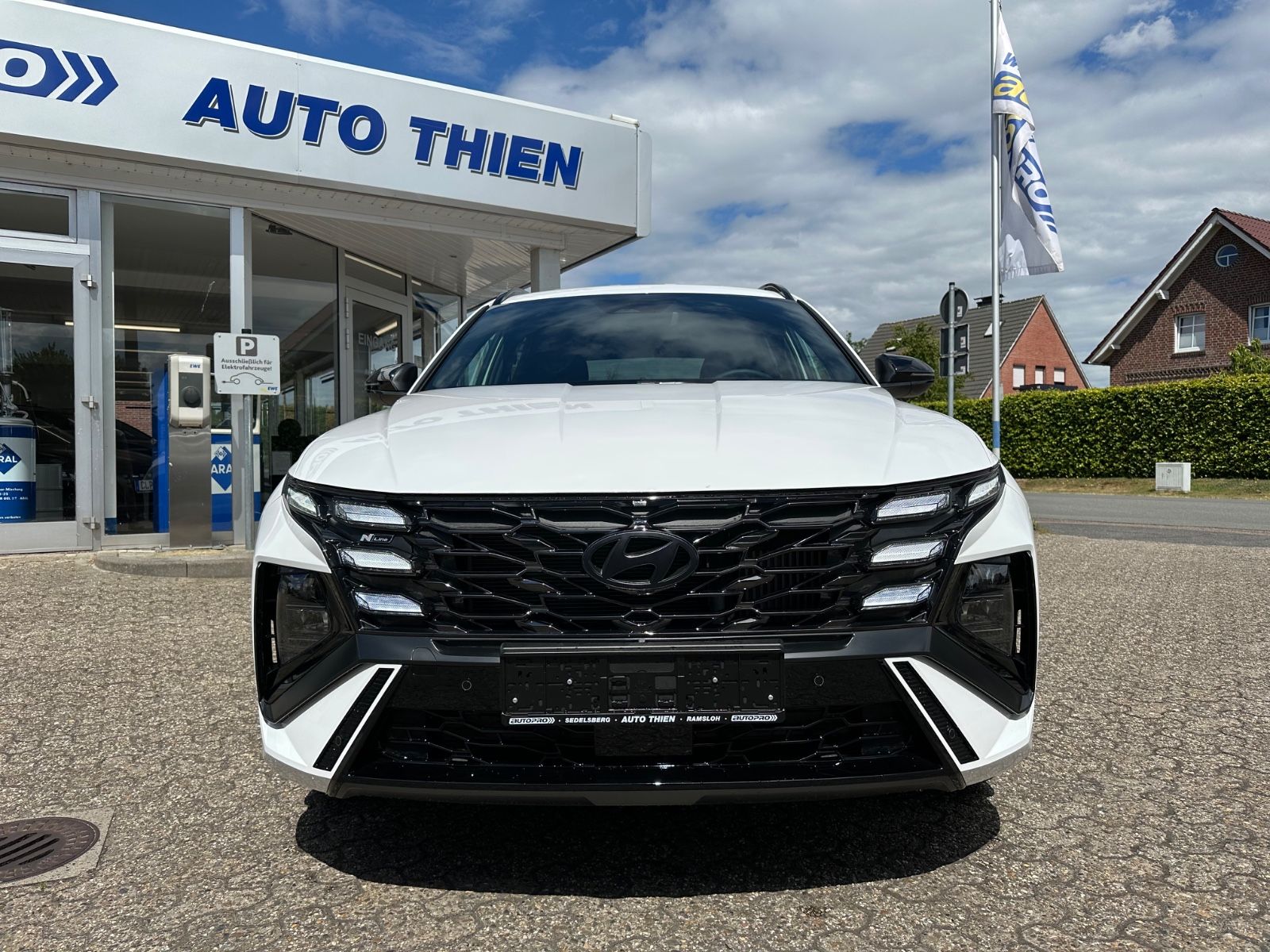 Fahrzeugabbildung Hyundai Tucson N-Line 1.6 T-GDi DCT Navi/ACC/LED/Shzg.