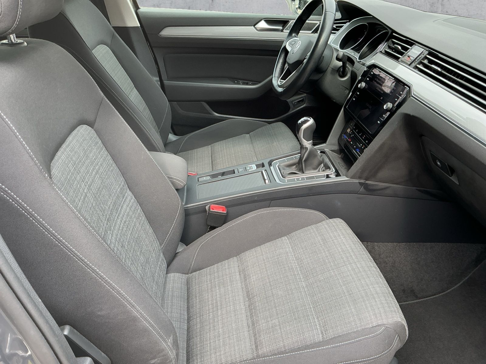 Volkswagen Passat Variant - Bild 13