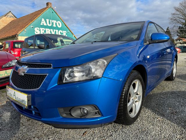 Chevrolet Cruze Hatchback LS *Klimaaut.*Tempomat*TÜV neu*