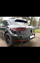 Porsche Macan Turbo mit Performance Paket Turbo Vollaus. - Porsche Macan Turbo-mit-Performance-Paket