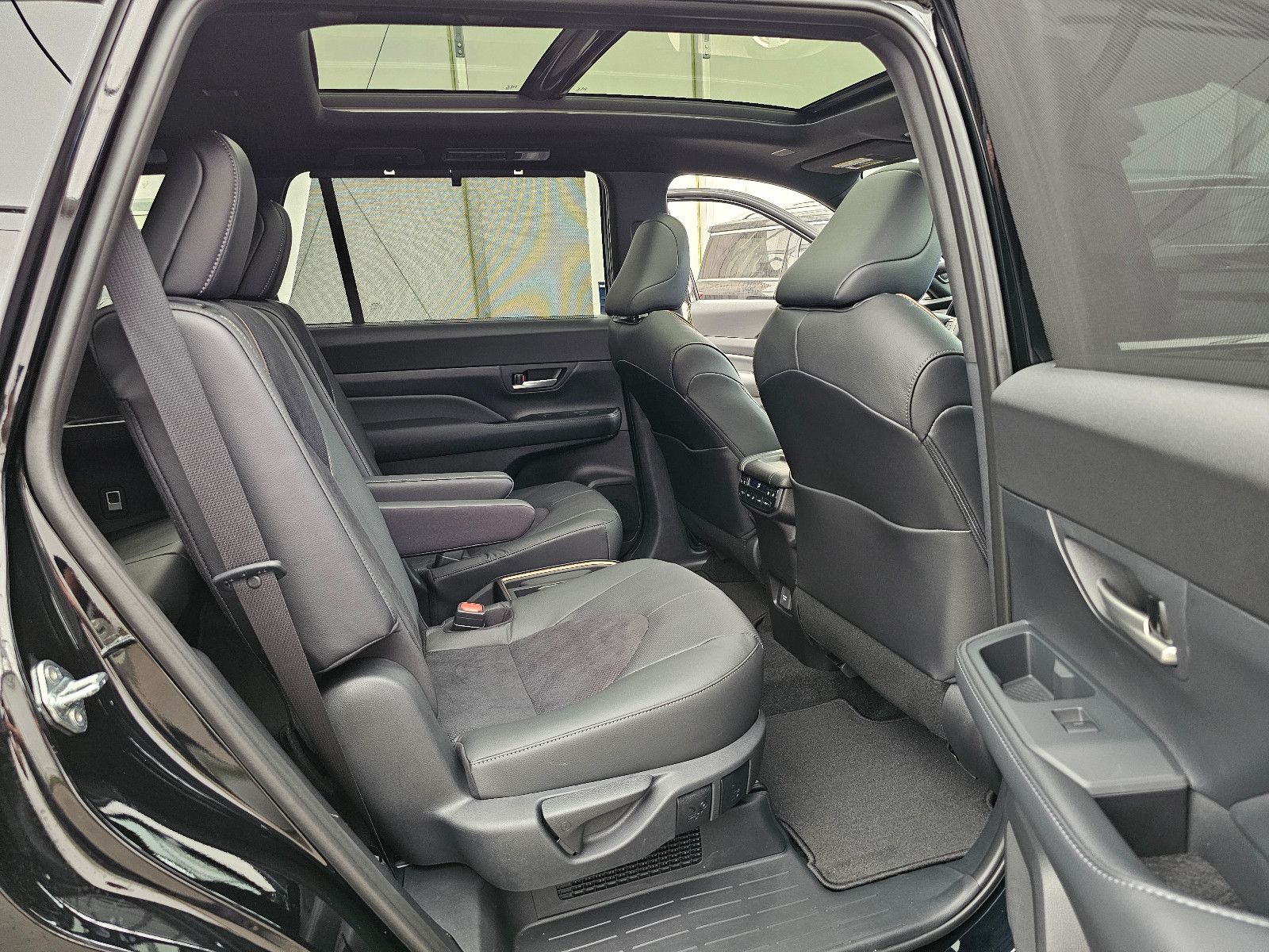 Fahrzeugabbildung Toyota GRAND Platinum Max T1: 64.900 EURO Stock !!!