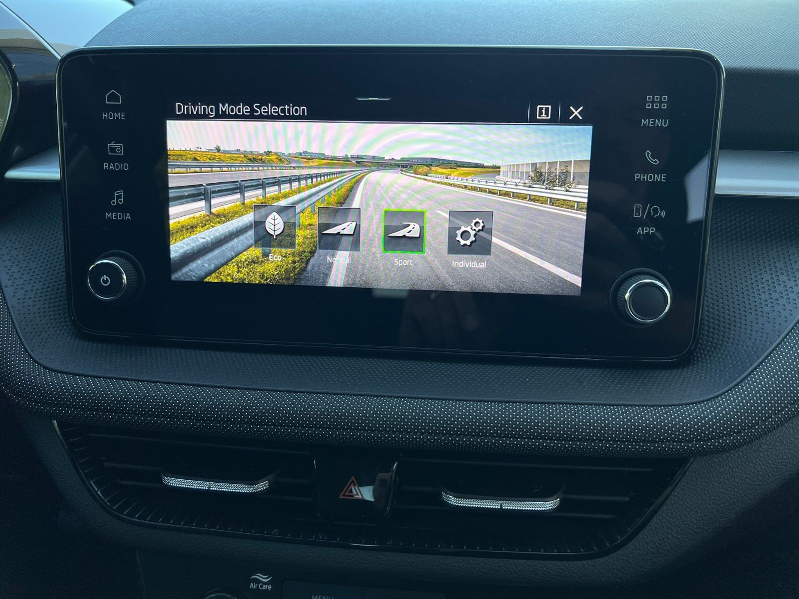 Fahrzeugabbildung SKODA Fabia Selection Tour 1.0 TSI *Vorb.AHK,LED,Kamer