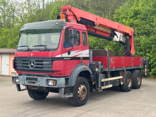 Mercedes-Benz Mobilkran 2527 *6x4 *1 HAND *TÜV NEU *BAUSTOFF