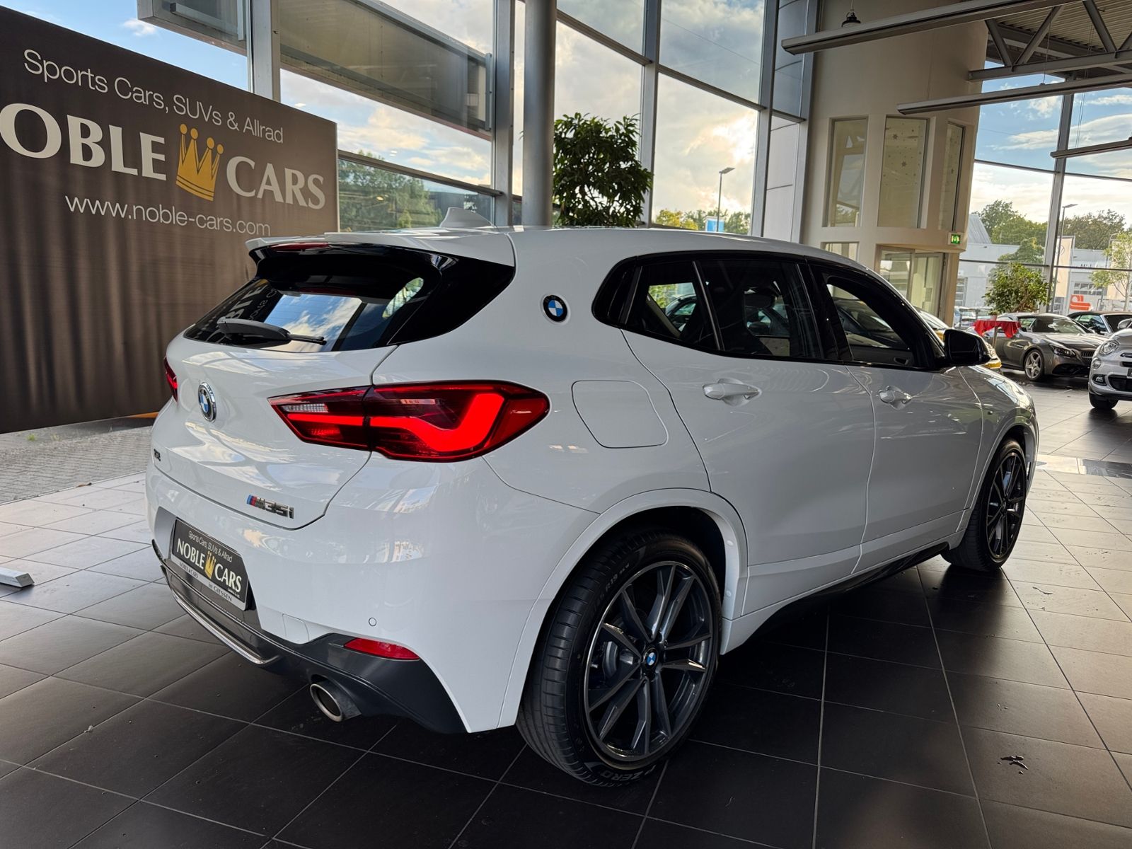 Fahrzeugabbildung BMW X2 xDrive M35 i  LED NAVI HEAD-UP