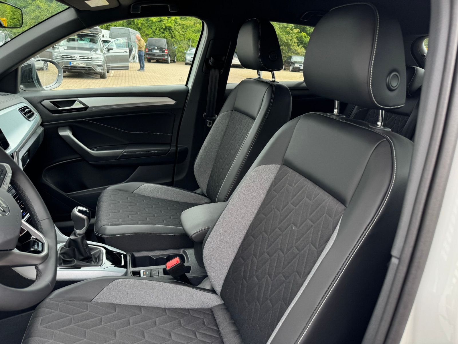 Fahrzeugabbildung Volkswagen T-Roc Goal 1.0 TSI Navi ACC LED