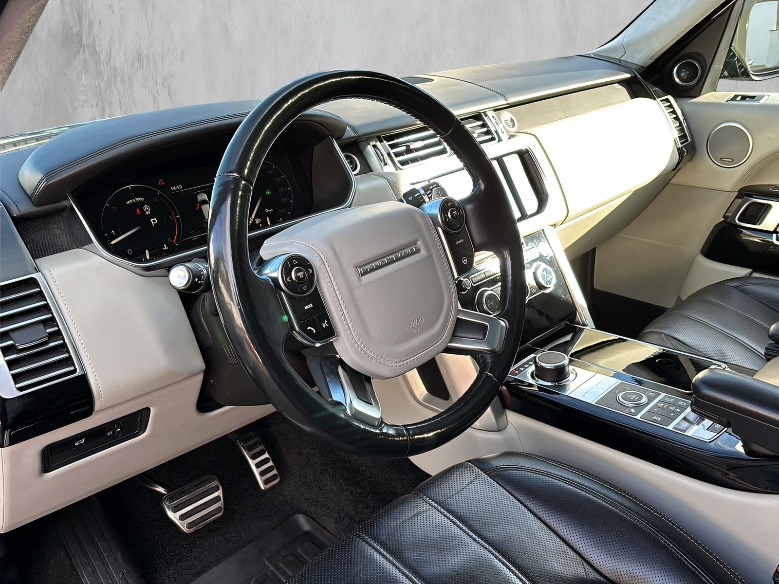 Fahrzeugabbildung Land Rover Range Rover 3.0 TDV6 Autobiography PANO*ACC*AHK