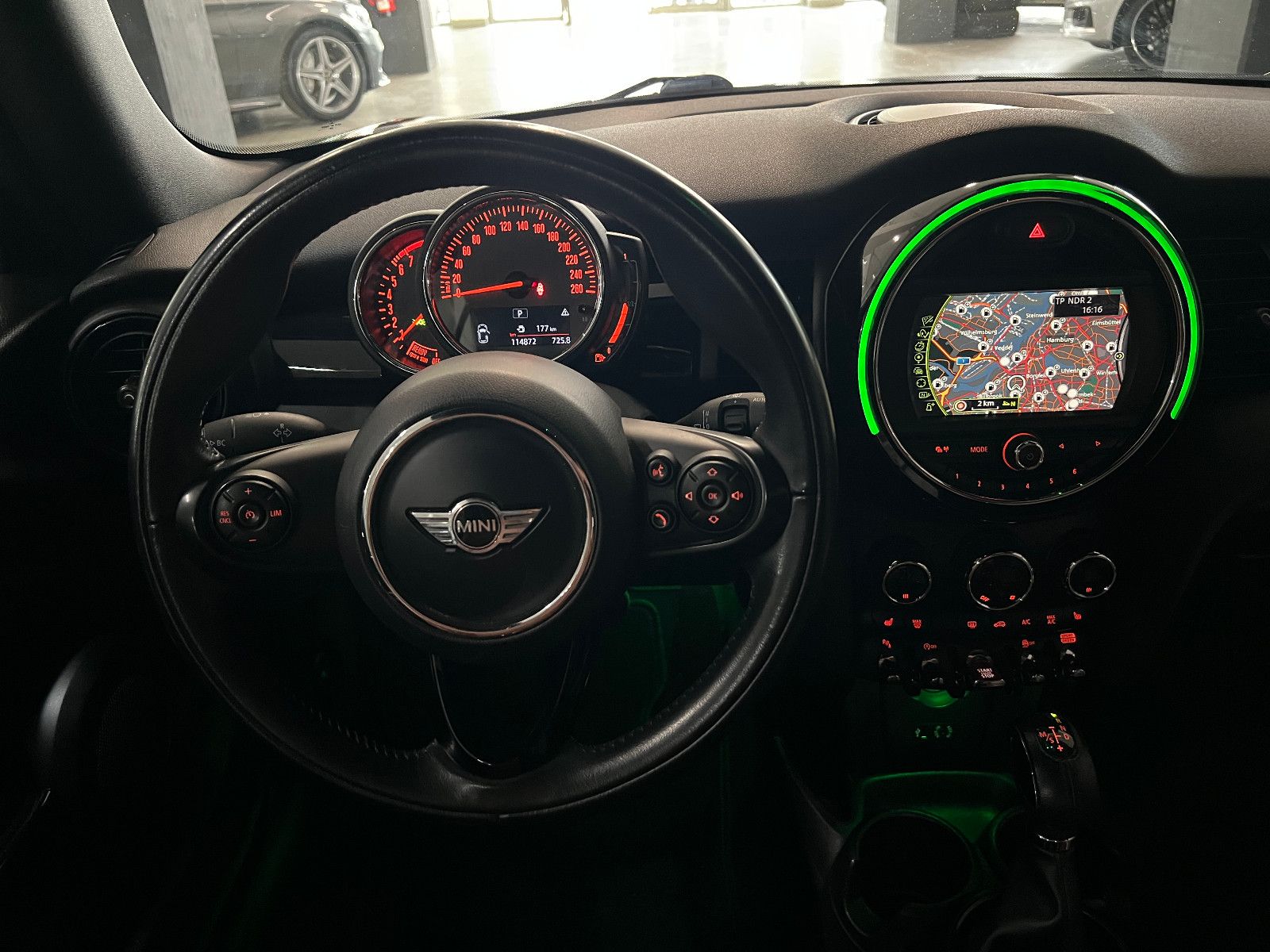 Fahrzeugabbildung MINI Cooper CABRIO AUTOMATIK NAVI LED LEDER CHESTER