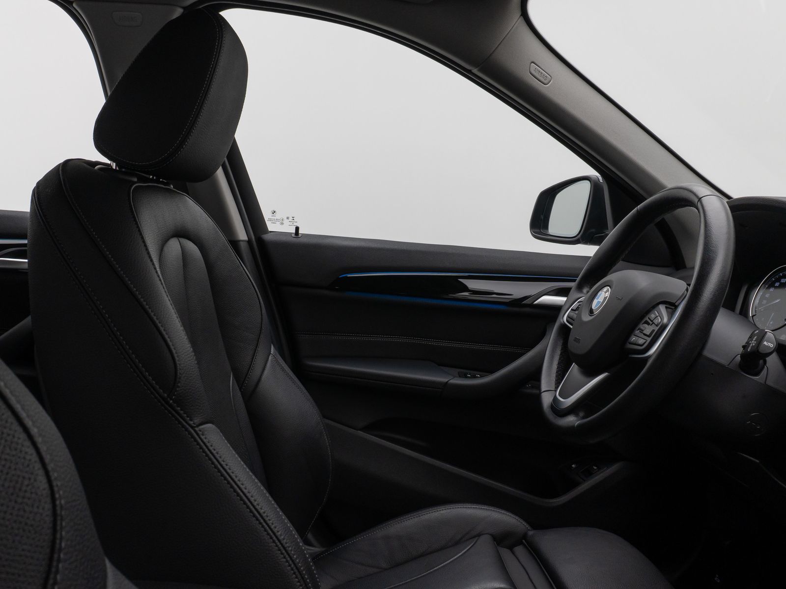 Fahrzeugabbildung BMW X1 xD25e SportLine Kamera HUD DAB HiFi AHK Alarm