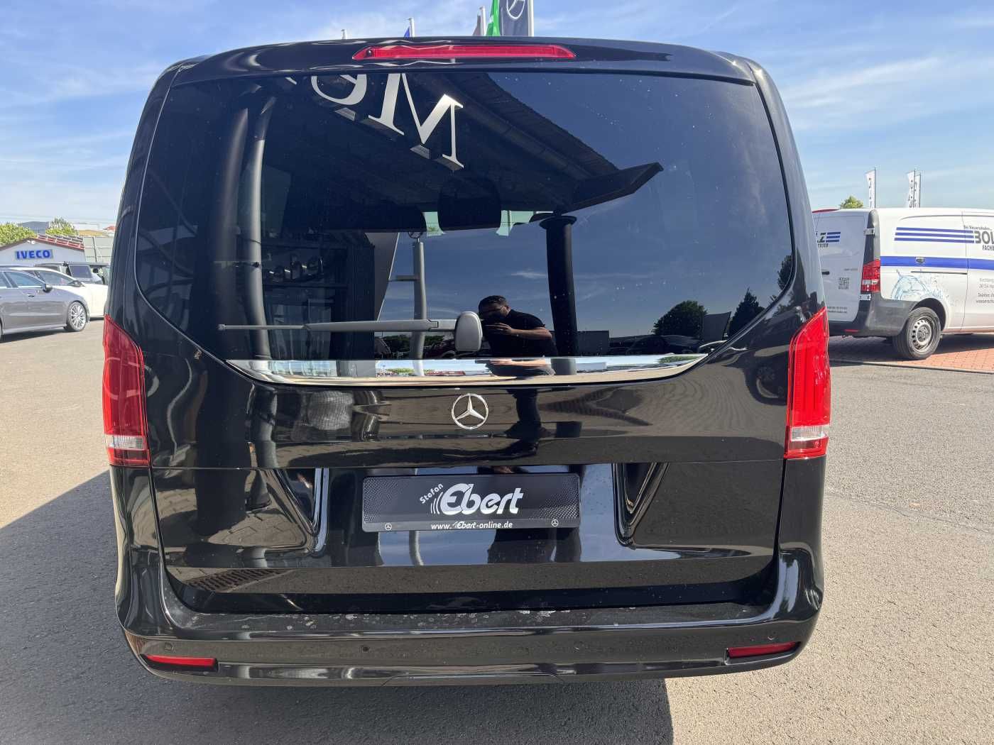 Fahrzeugabbildung Mercedes-Benz V 300 d AVA Extralang AIRMATIC Standheiz 360Kam