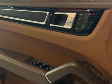 Porsche Cayenne - 11