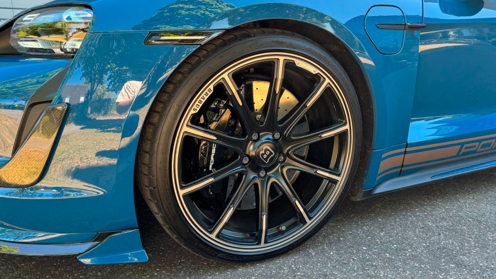 Porsche Taycan Turbo S / BRABUS / Carbon foto 15