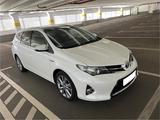 Toyota Auris Touring Sports Hybrid + Toyota Garantie - weiße Toyota Auris Touring Sports
