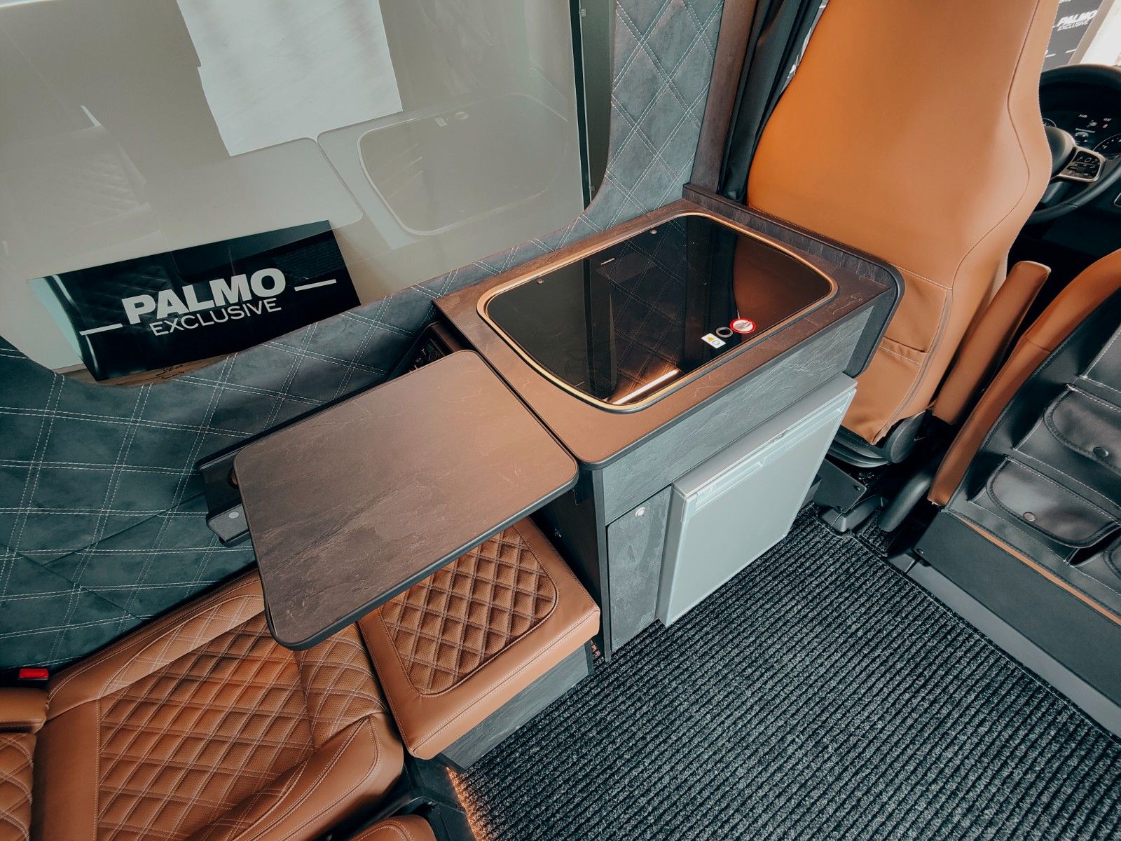 Fahrzeugabbildung Mercedes-Benz X-CROSSVAN  RWD #stealthcamper