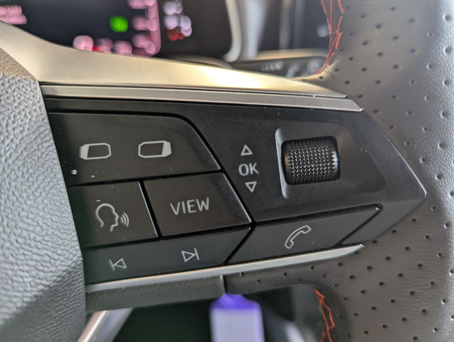 SEAT Arona 1.5 TSI DSG FR LED ACC Cam Dinamica AHK 18 - Image 23