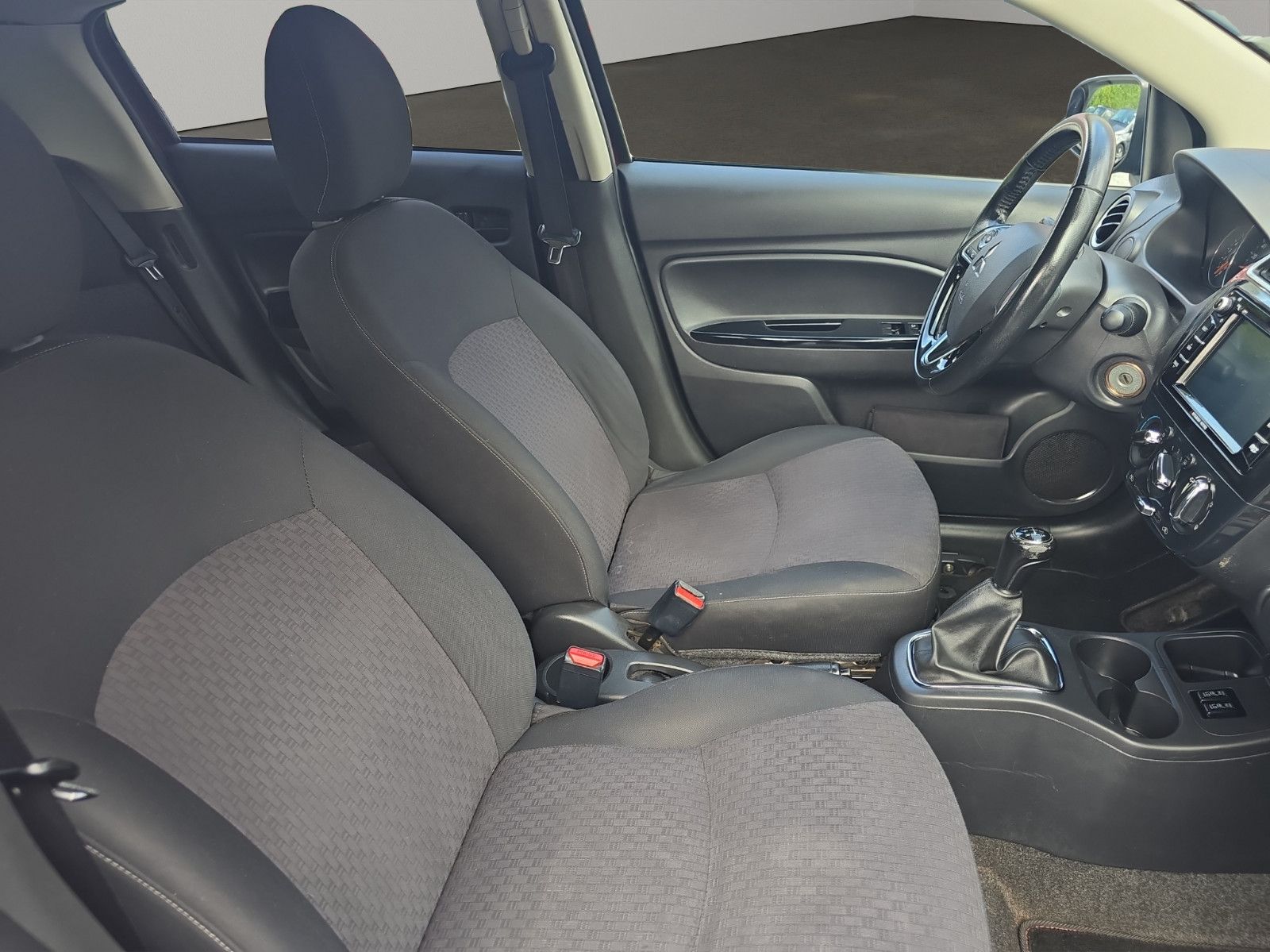 Fahrzeugabbildung Mitsubishi Space Star Diamant Edition+AUS 1.HAND FALTDACH